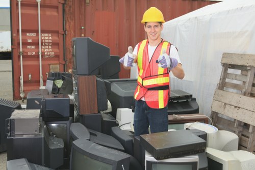 Photograph of a commercial waste collection vehicle operating in Eltham streetscape
